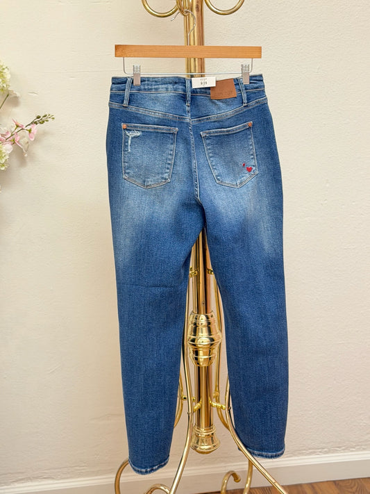 Judy Blue Queen Of Hearts Boyfriend Jeans