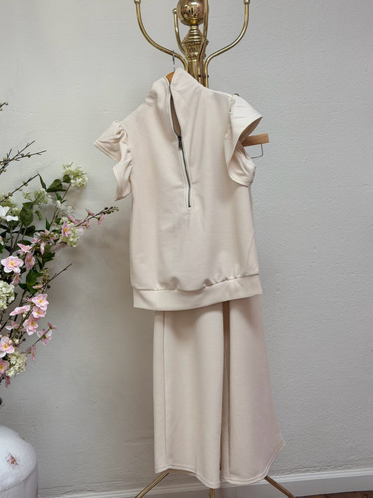 Textured Ruffled Sleeve Zipped Set