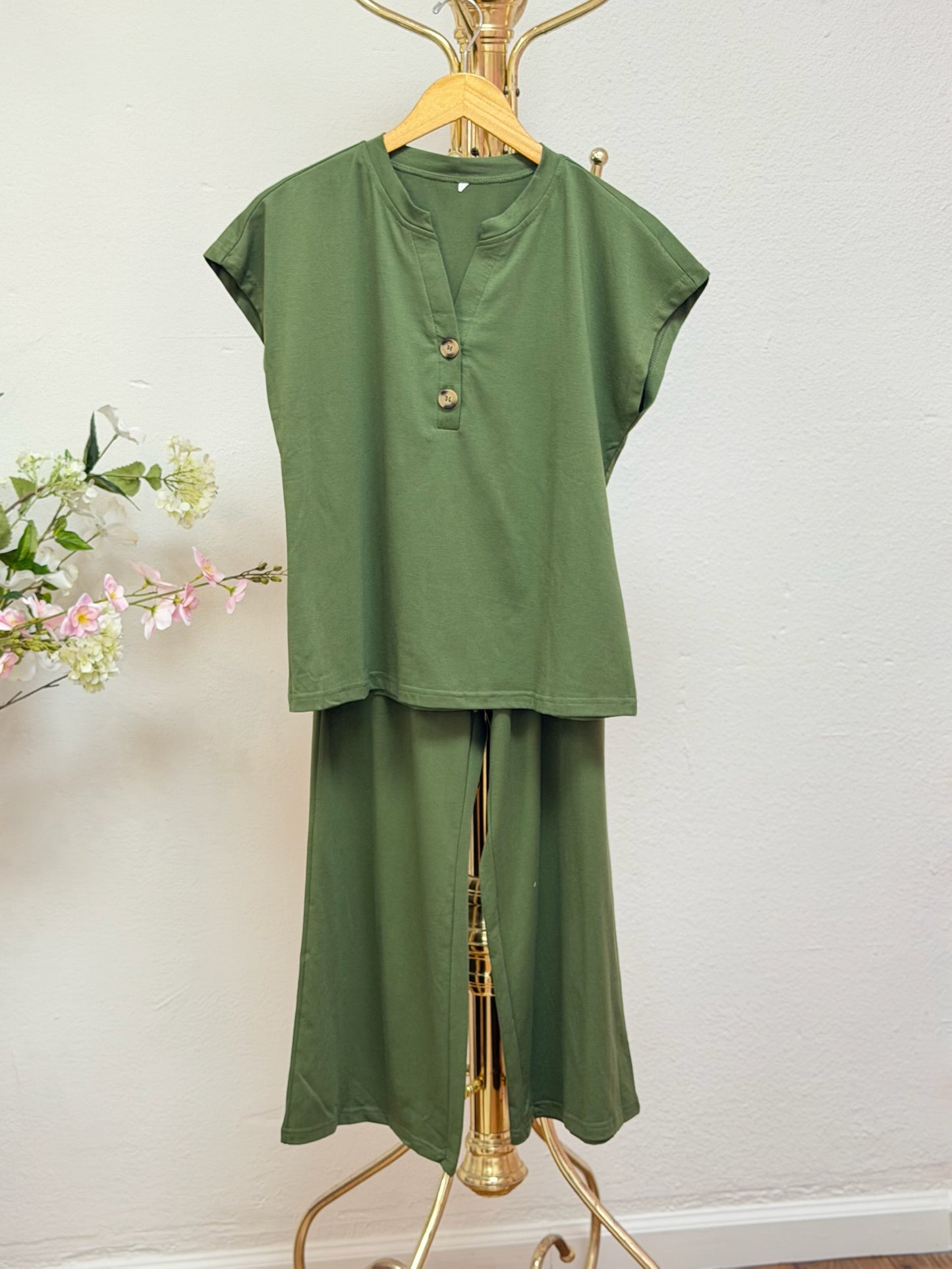 Henley Capri Pants Set