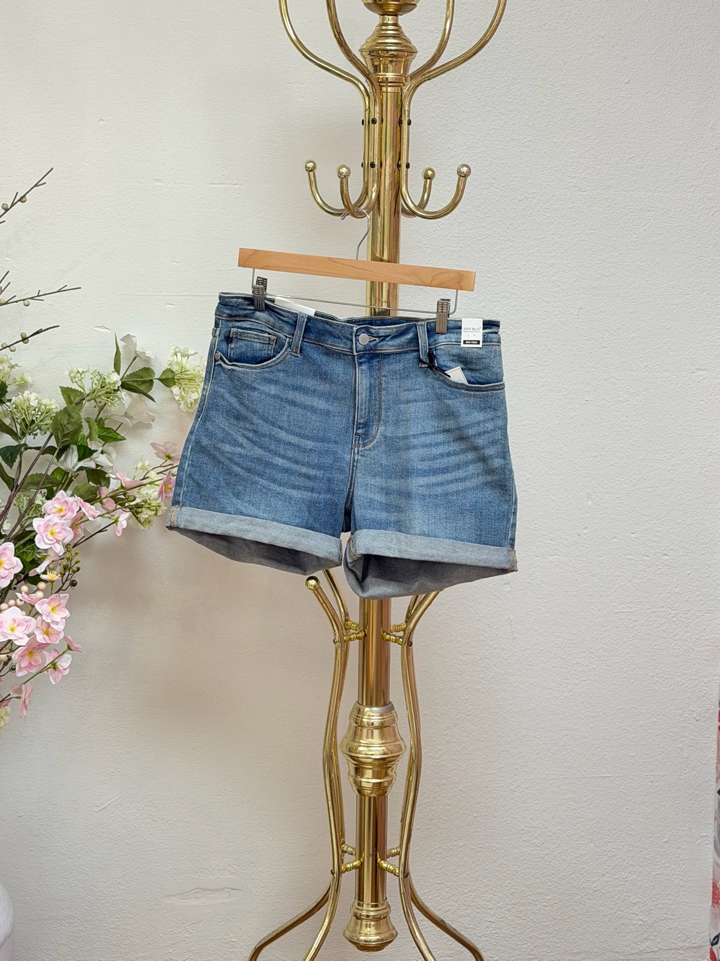 Judy Blue Mid-Rise Cuffed Shorts