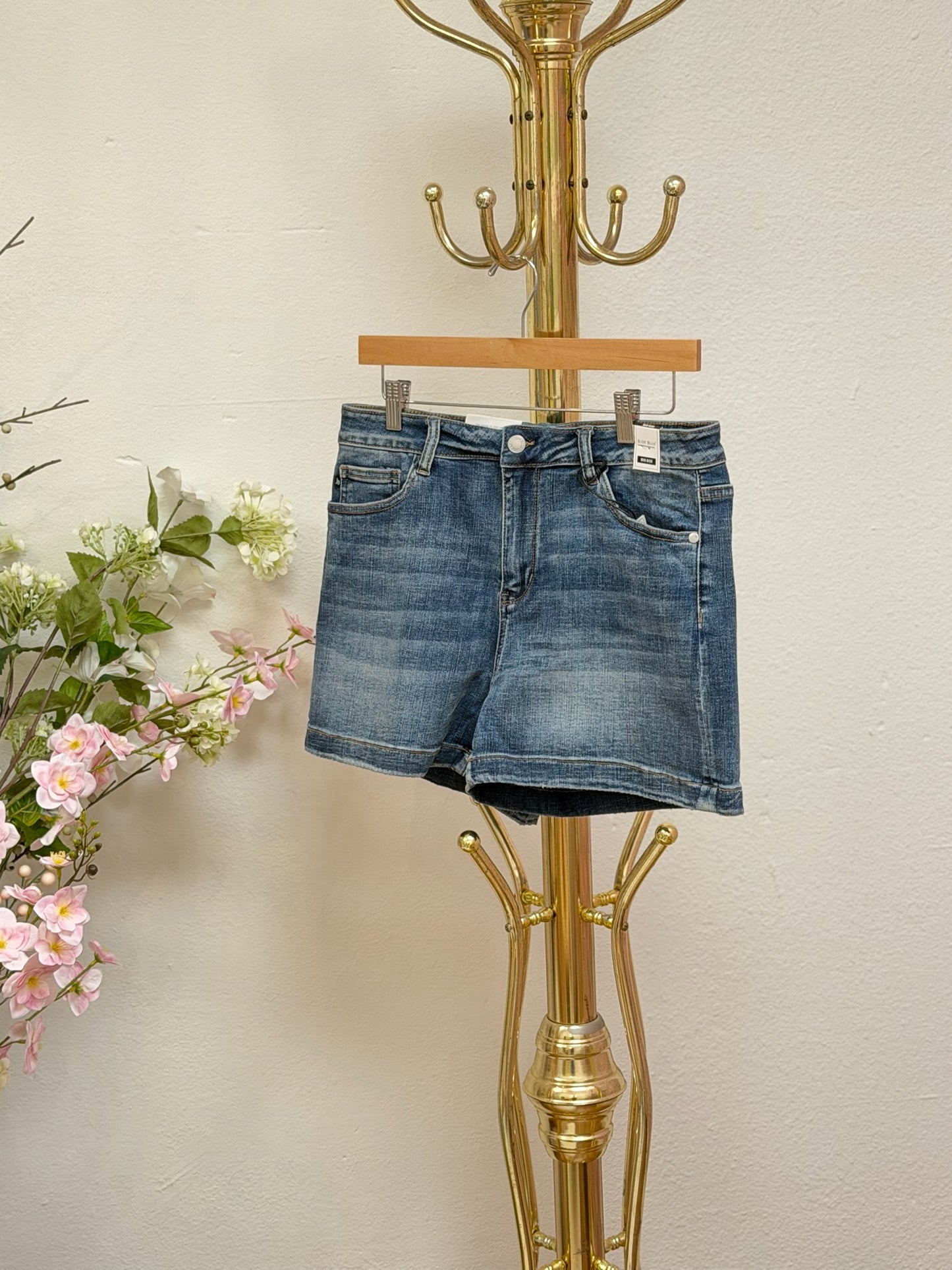 Judy Blue Mid-Rise Hem Cuffed Shorts