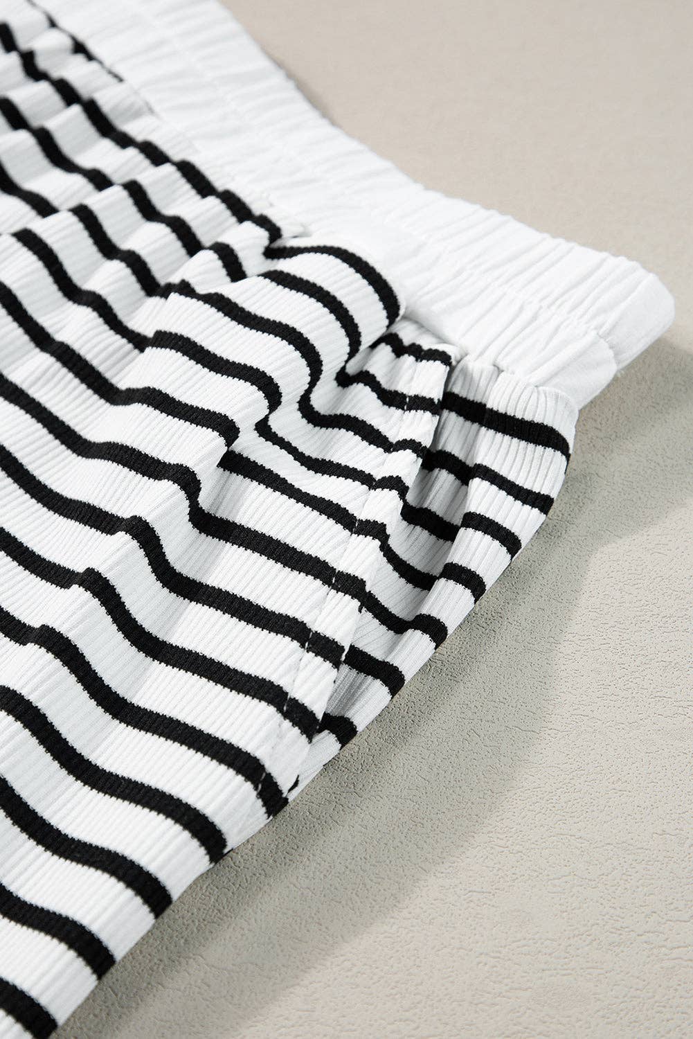 White Stripe Contrast Edge Short Set