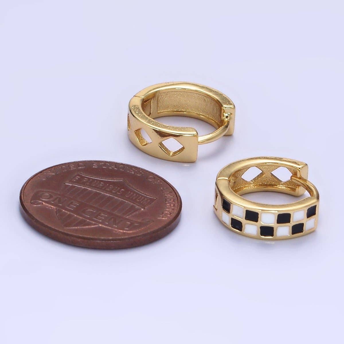 24K Gold Filled 13mm Checkered Enamel Huggie Cartilage Earrings